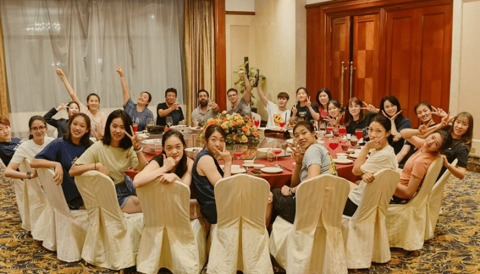 女排国手晒全队聚餐照！晒照致敬恩师，暗示将结束职业生涯