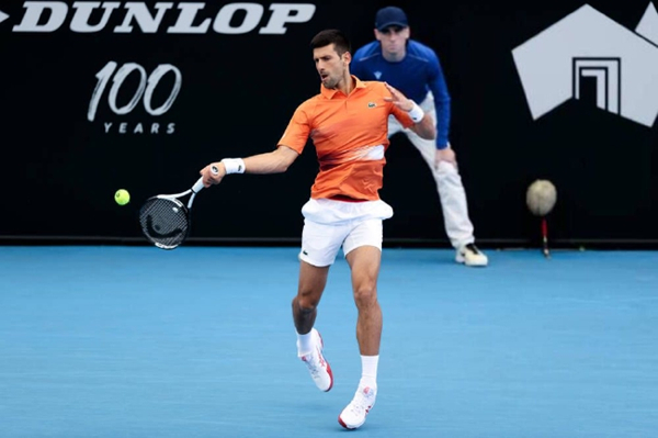 <a href=/tiy/djoker/ target=_blank class=infotextkey>德约科维奇</a>轻取莱斯蒂耶纳强势晋级