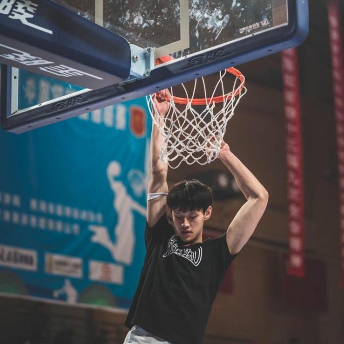 曾凡博放弃打NCAA三个原因曝光！杨毅盛赞，承诺未来必回首钢效力！